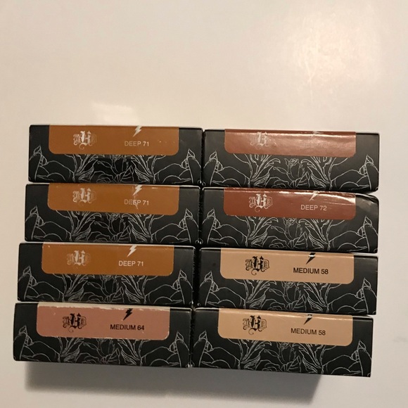 Kat Von D Lock it powder foundation - Picture 3 of 7